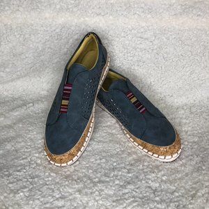 JITUUE Breathable Women's Shoe Stylish Casual Flat Sneakers Size 9(see photo)